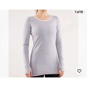 Lululemon Every Yogi Long Sleeve Reversible Top Blue/White, Size 8 Covers Bum